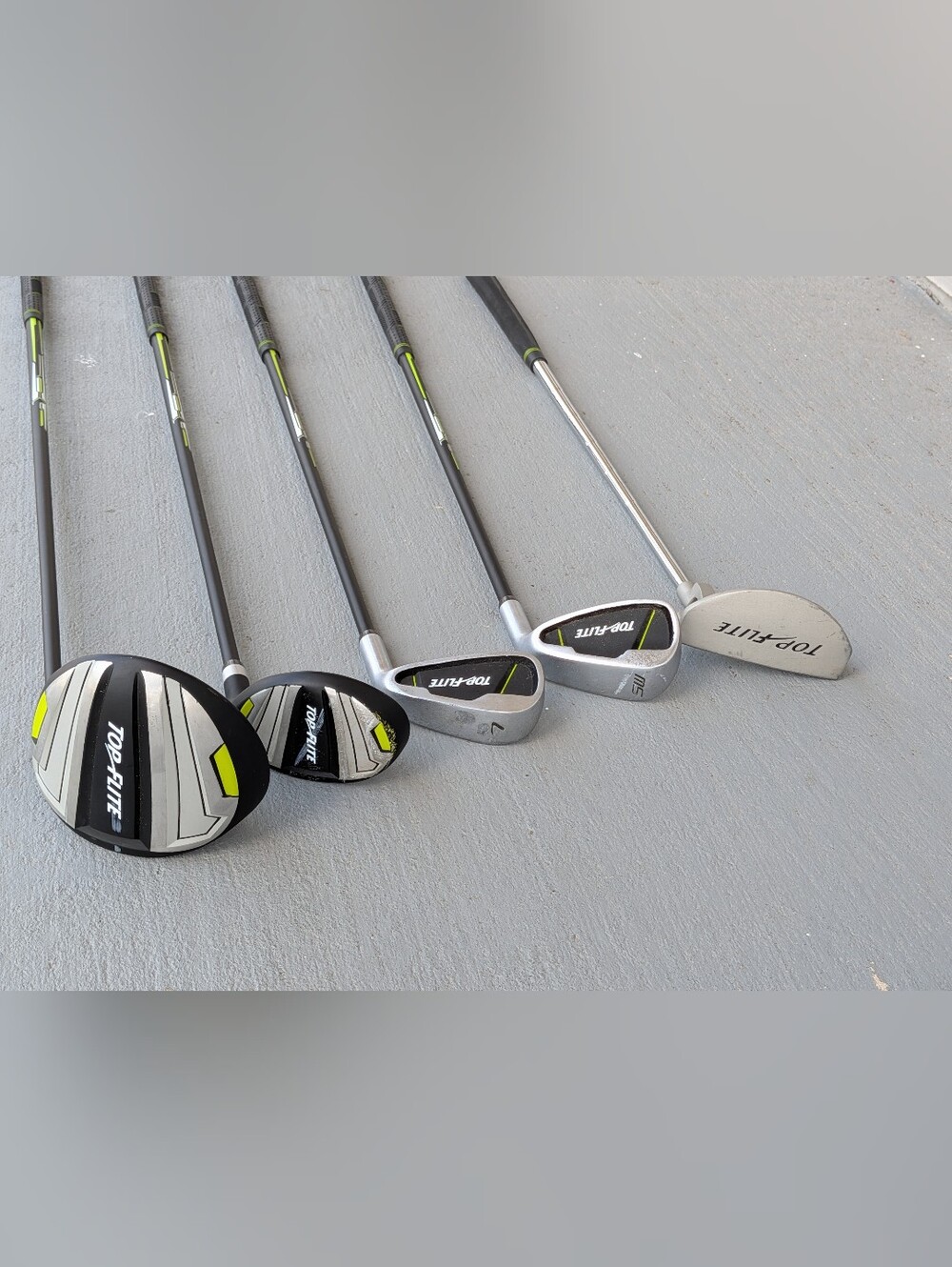 Top Flite Junior Golf Club Set 5 Pc Driver Hybrid Irons Putter Headcovers